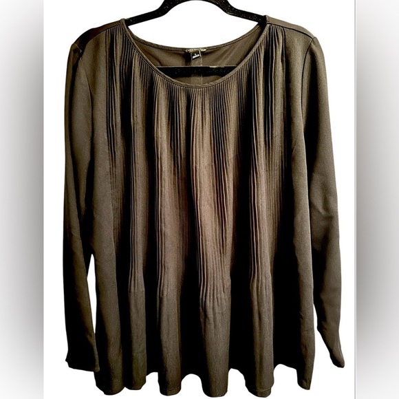 Ann Taylor Pleated Blouse - Picture 2 of 4